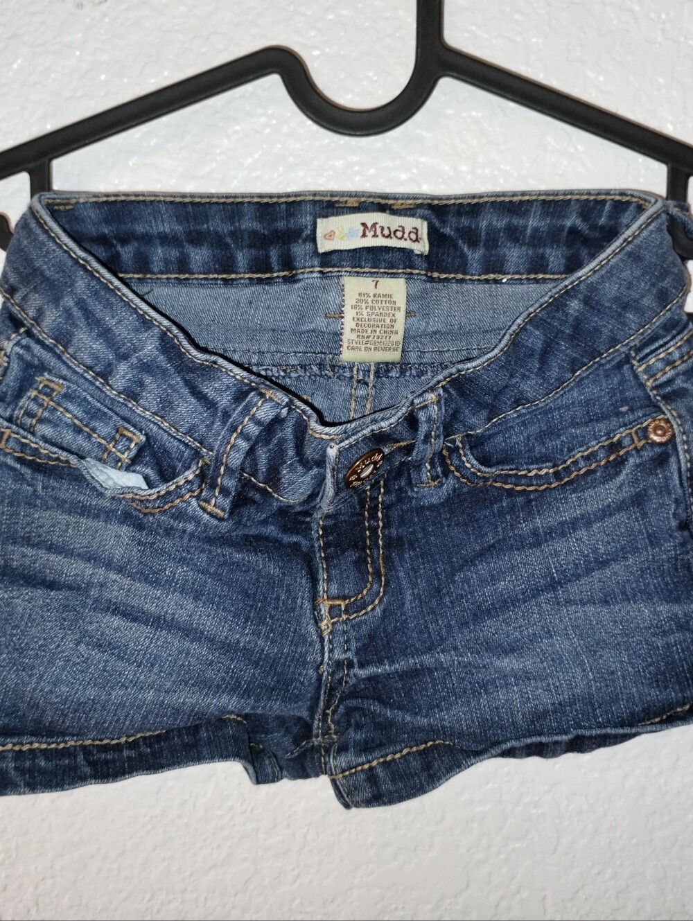 Mudd Jean Shorts size Junior 7 Blue Tan White Accents on Back Pockets Y2K Vibes